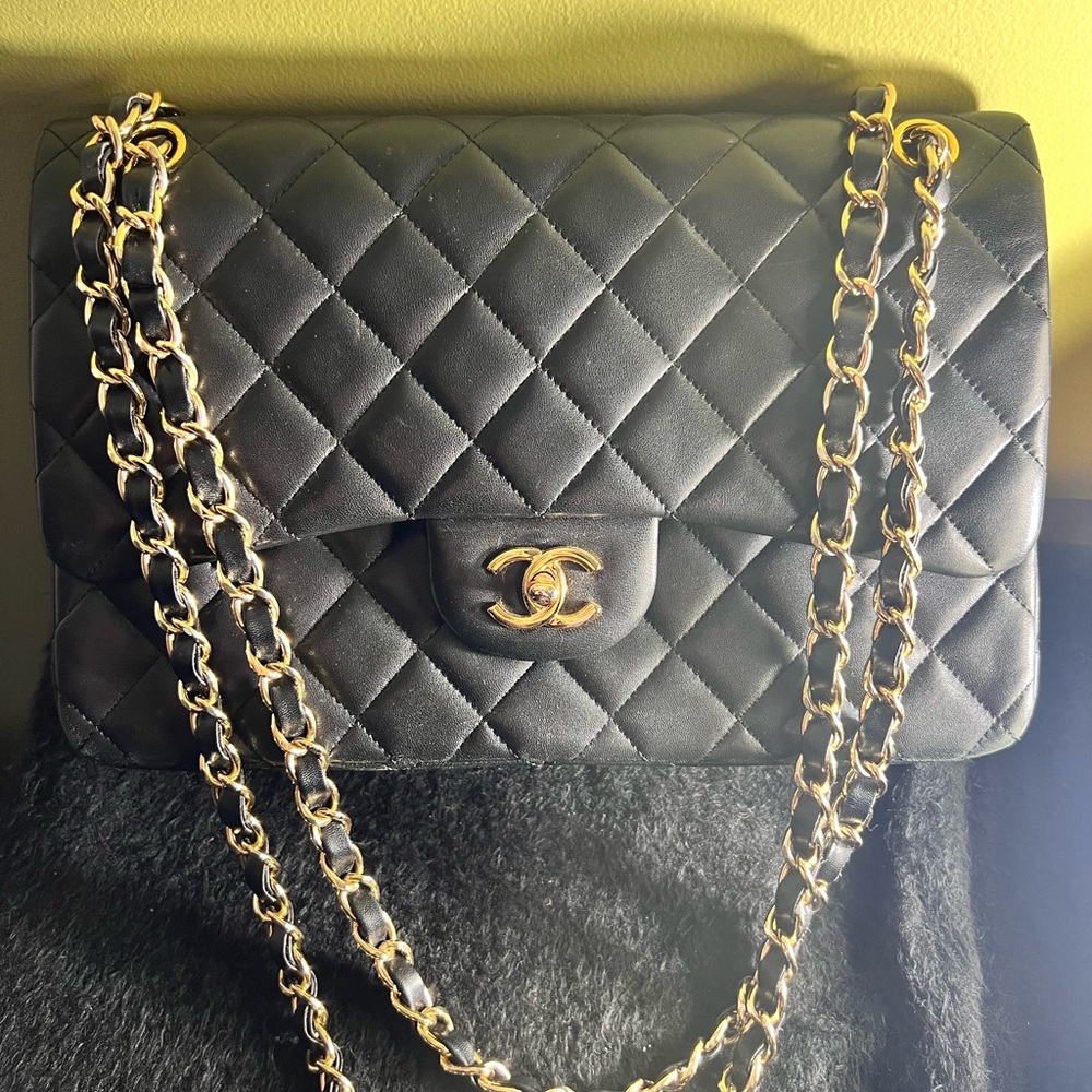 Chanel lambskin flap bag black